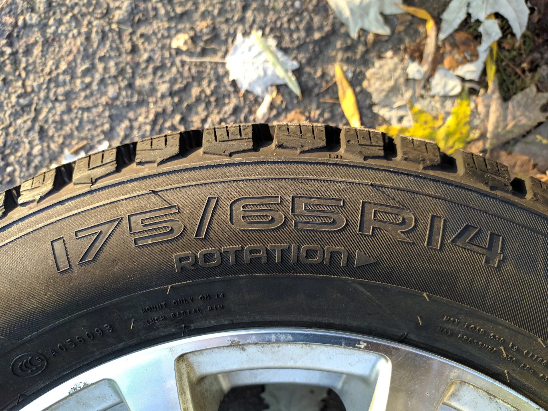 Пирелли формула айс маркировка. Hakkapeliitta r3. Goodyear ultra grip 9+. Зимняя резина год выпуска. Зимняя резина год выпуска.