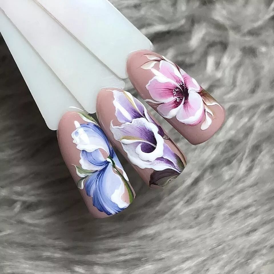 новогодний маникюр акриловыми красками. китайская роспись на ногтях. маникюр ручная роспись. маникюр ручная роспись. маникюр с росписью.