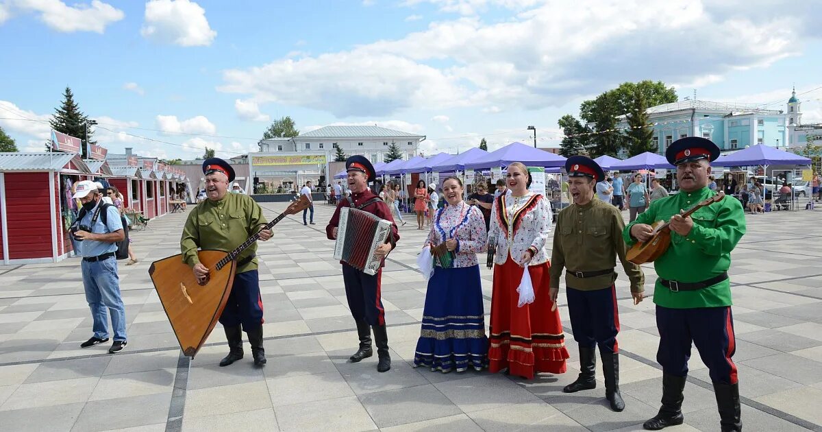 Фестиваль колокольного звона в елабуге. Спасская ярмарка в елабуге в 2023. Население елабуги 2024. Елабуга население. Население елабуги 2024.