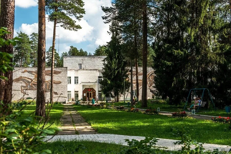 Санаторий сосновый бор ленинградская область. Сосновый бор санаторий кировская. Санаторий сосновый бор киров. Сосновый бор кировская область. Сосновый бор санаторий кировская.