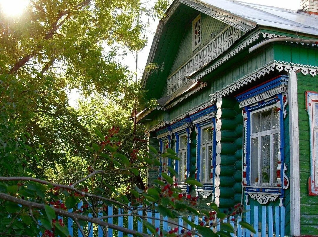 Что такое отчий дом. Отчий дом. деревенский домик. синий деревенский дом. голубой деревенский дом.