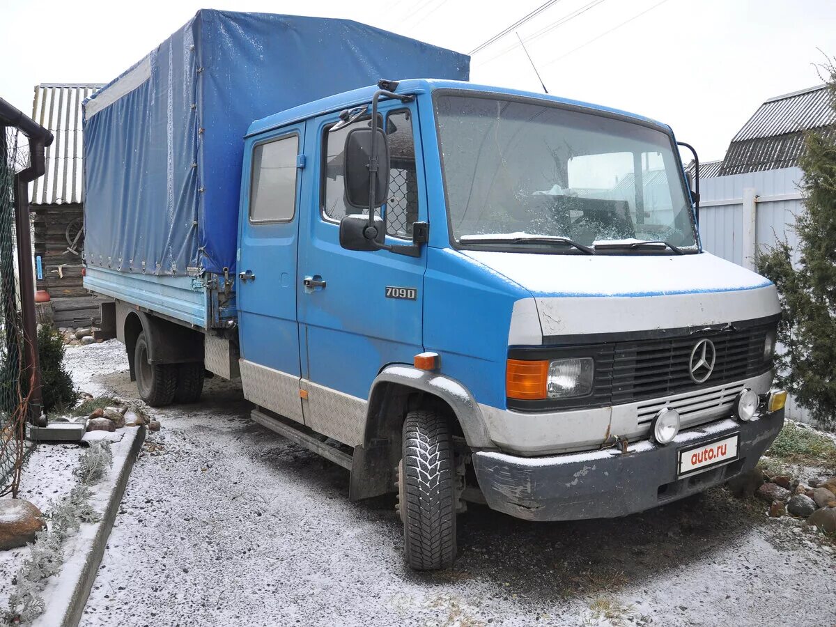 Грузовики мерседес бу купить. Mercedes-Benz 709d. Mercedes-Benz 709d бортовой. Мерседес Бенц 709d. Mercedes Benz 709d (Vario).