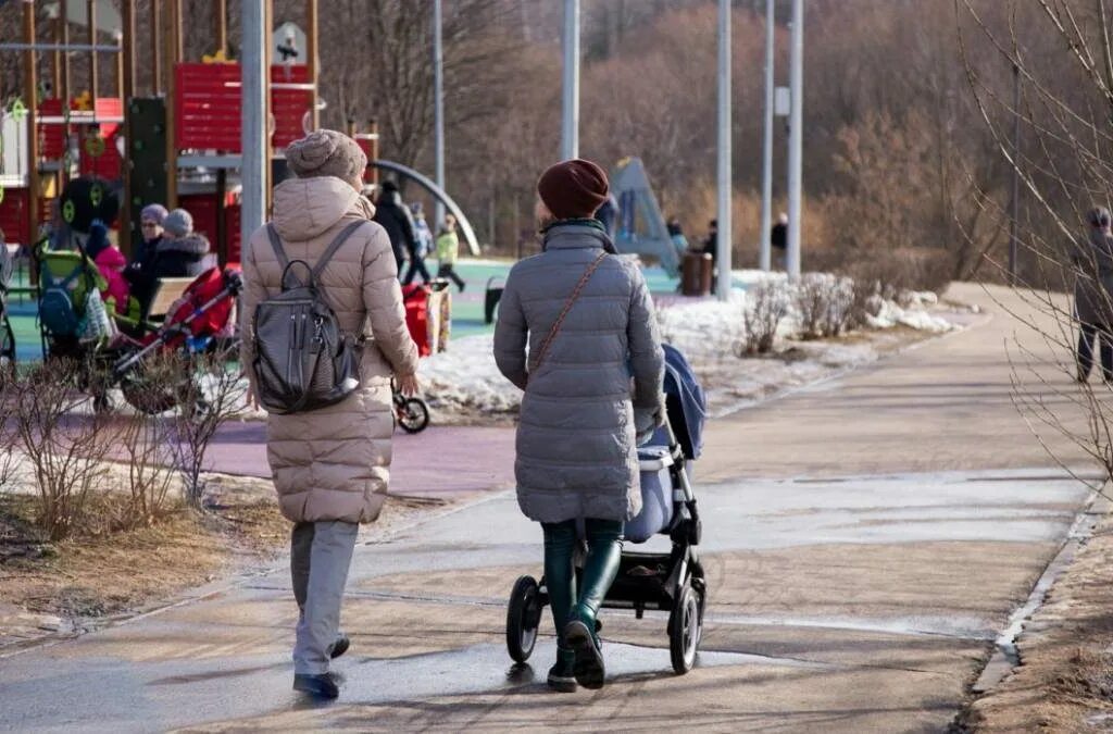 Что изменится в жизни россиян в апреле. Изменения в жизни россиян. Изменения с 1 февраля в жизни россиян. Северные россияне. Жизнь россиян в апреле.