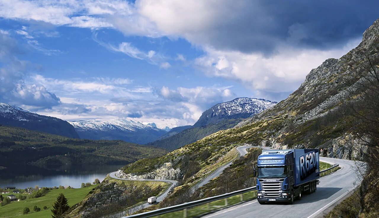 Фура железноводск. Грузовик Scania. Скания большегруз. Скания Норвегия. Грузовик на фоне гор.