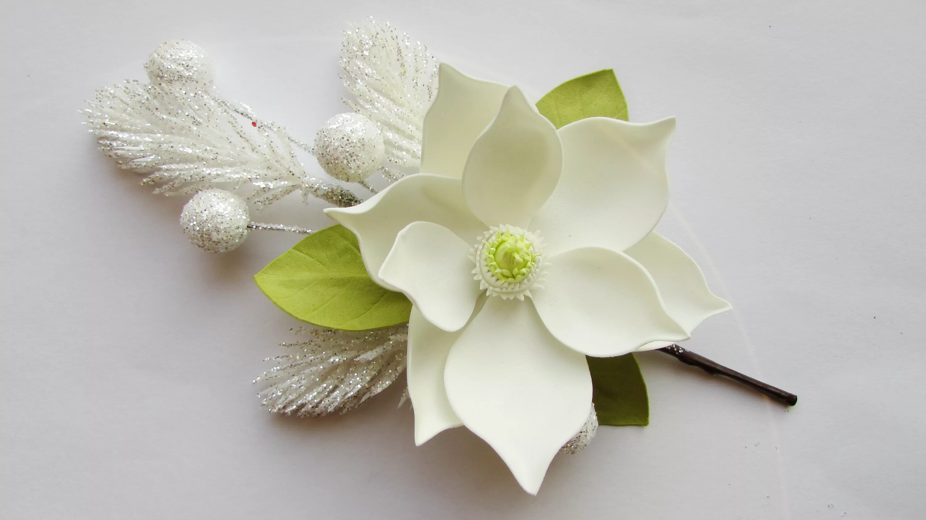 Фоамиран цветы. Белые цветы из фоамирана. Объемные цветы из фоамирана. Плоские цветы из фоамирана. Фоамиран цветы мастер класс для начинающих.