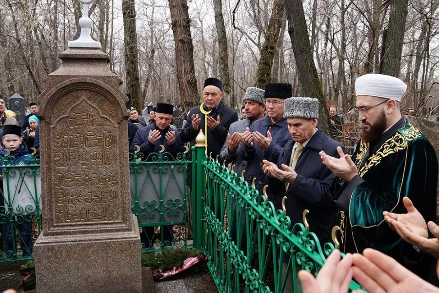 Можно ли посещать кладбище в исламе. Новотатарское кладбище Казань. Мусульманское кладбище Татарстан. Казань. Ново мусульманское кладбище.