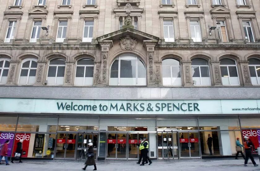 Магазин marks spencer. Магазин Marks & Spencer в Англии. Магазин Маркс и Спенсер в Лондоне. Marks & Spencer торговые марки Великобритании. Маркс энд Спенсер интернет.