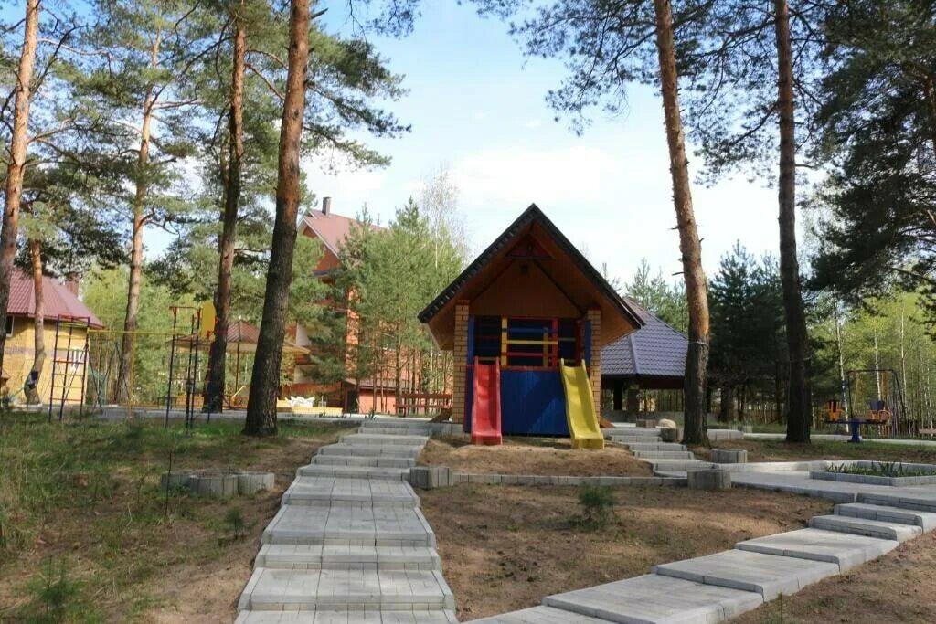 Сосновая аллея белгород. Гостевой дом сосновая аллея. Сосновая аллея гостевой дом. Дядькино сосновая аллея 9. Дядькино сосновая аллея 9.