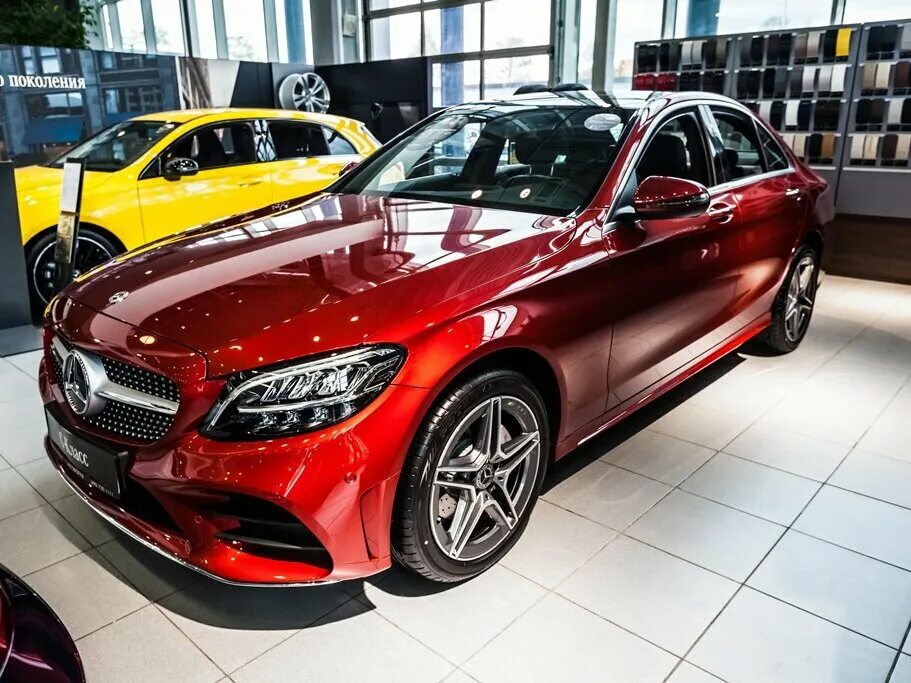 Mercedes новый цена. Мерседес с 180 красный. Мерседес-Бенц c класс 2019. Mercedes Benz w205 красный. Мерседес с 200 4 матик 2019.