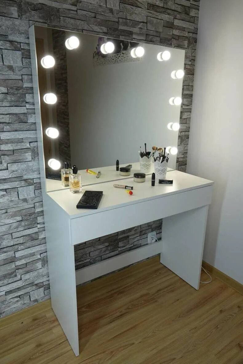 Туалетный столик с led подсветкой. Гримерный столик 1000/450*750. гримерный столик 100см. гримерный столик лофт. туалетный столик с лампочками.