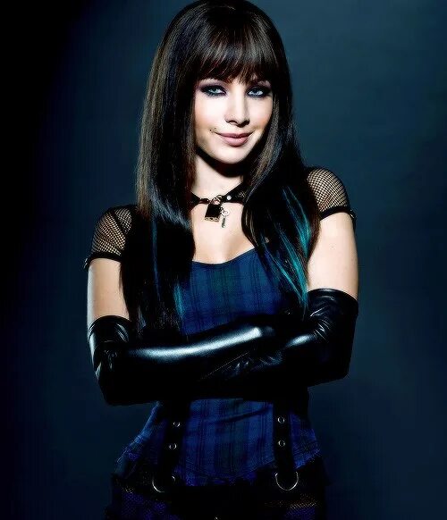 Кензи энн эйфория. Кензи. Кензи мария. Маккензи зиглер 2022. Мак кензи.