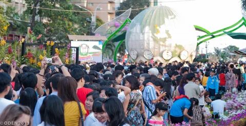 Crowded square