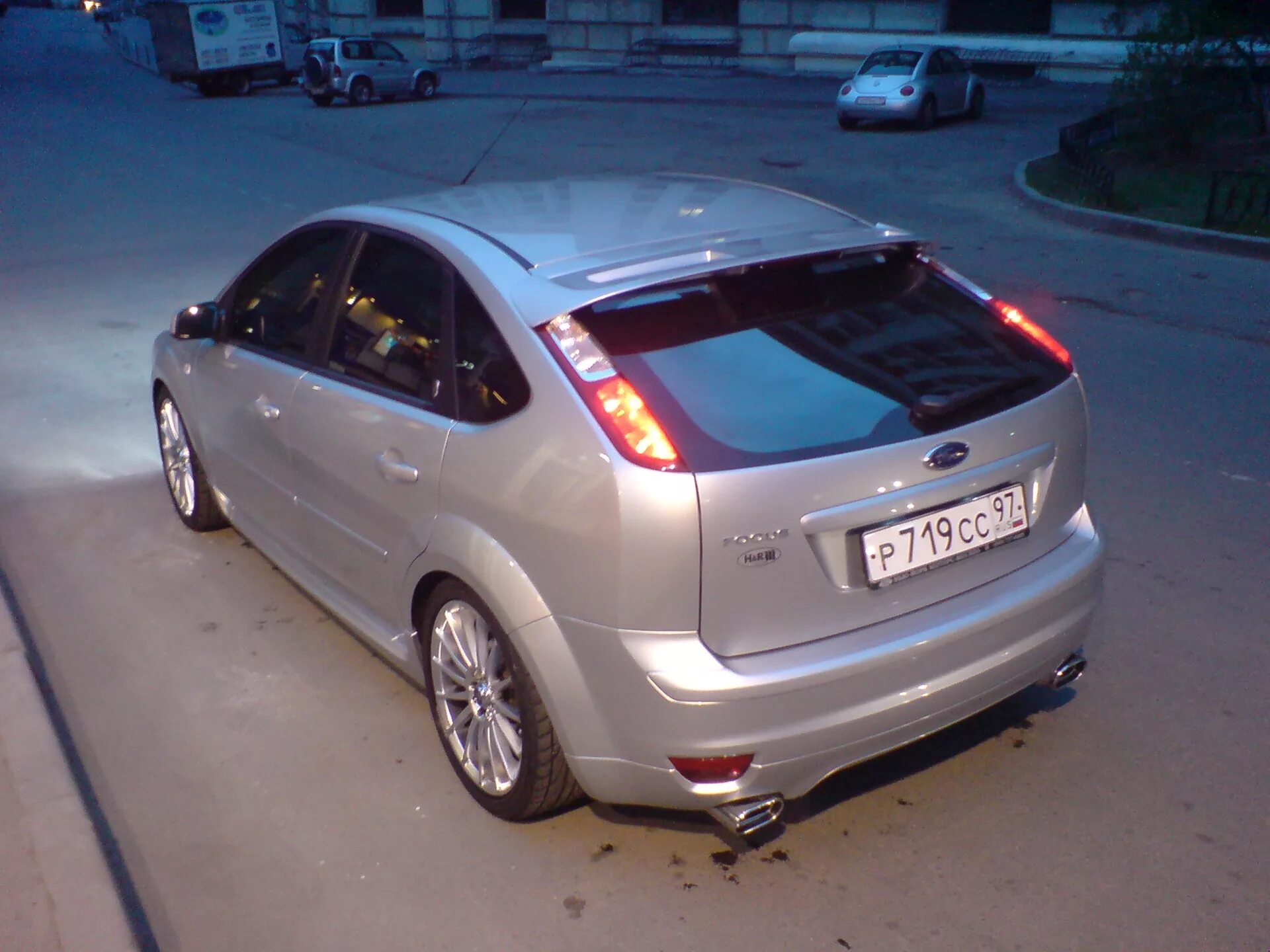 Ford Focus 2 выхлоп. Выхлоп Форд фокус 2 хэтчбек. Форд фокус 2 2 выхлопа. Ford Focus 2 хэтчбек. Глушитель форд фокус 2 хэтчбек