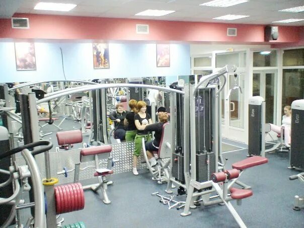 Фок газпром тренажерный зал. Фитнес в красносельском районе. Фитнес практика каланчевская. Фитнес в красносельском районе. Тренажер панорамные окна.