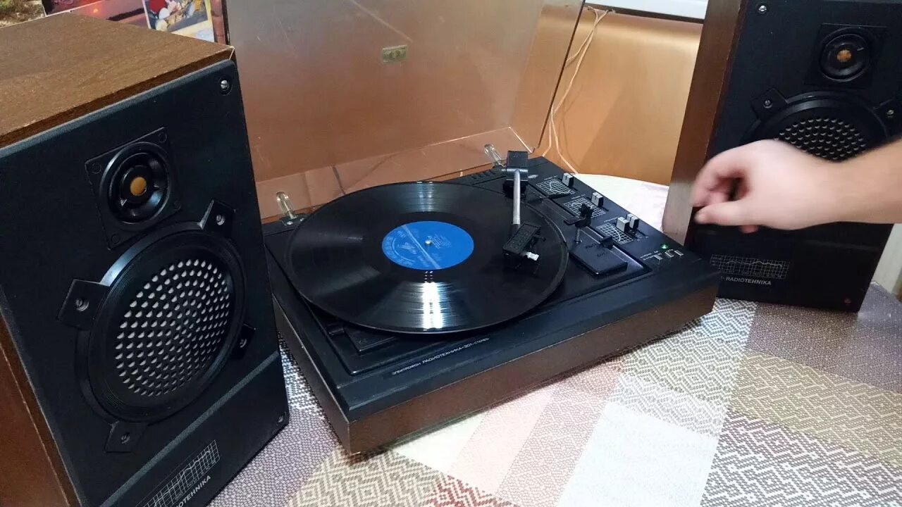 Электрофон радиотехника стерео. Виниловый проигрыватель radiotehnika 301m. проигрыватель виниловых пластинок радиотехника 301м. радиотехника эп-301-стерео. проигрыватель радиотехника 301м стерео иголка.