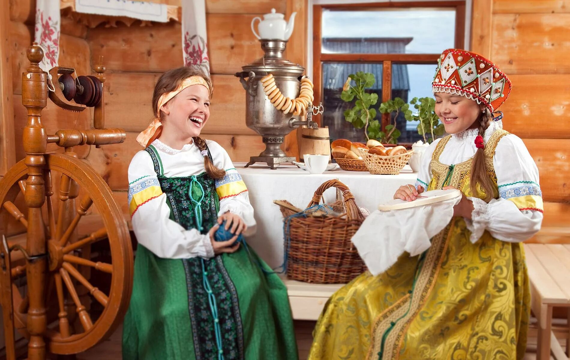 Русские народные костюмы для детей. Фотосессия в русском стиле. Крестьянские посиделки. Праздник «кенозерская дураковина». Посиделки супрядки на руси.