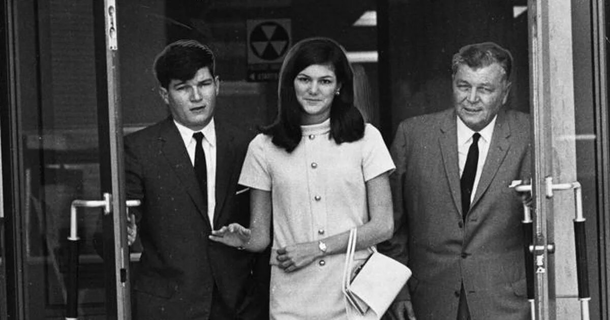 Барбара мэкл похищение. Кладбище фото. Сюзанна похороненная заживо. Закопали заживо оставив записку барбару мэкл. Барбара майкл.