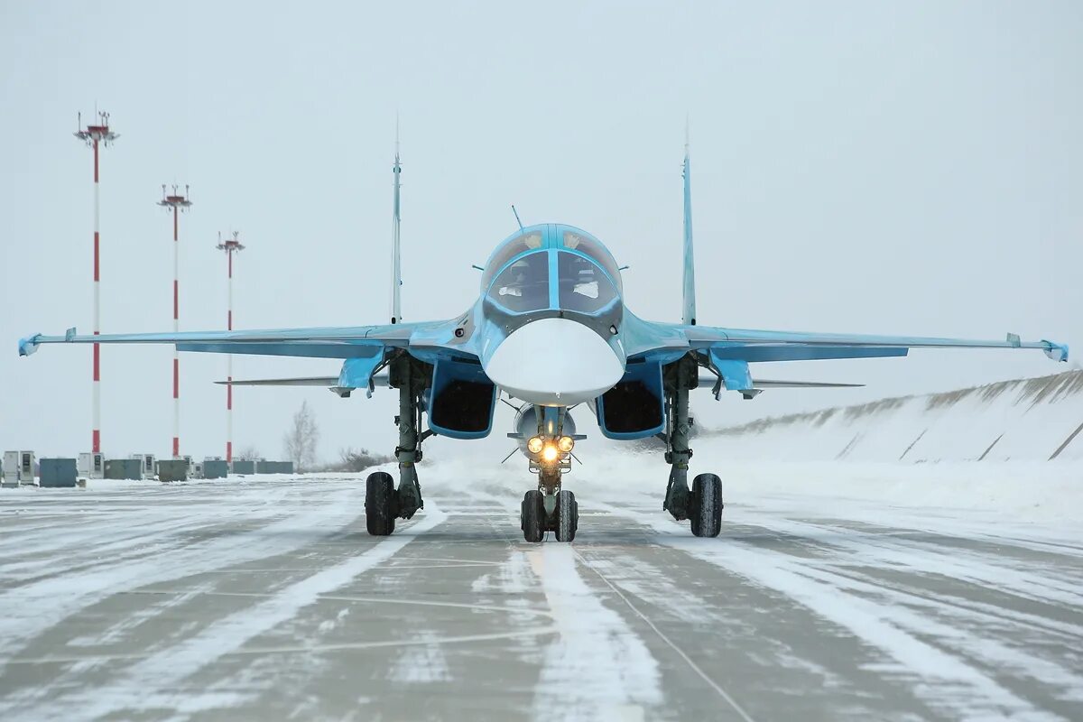 Сгорел су 34. Су 34 Липецкий авиацентр. Су 34 ВКС РФ. Су-34 двухдвигательный реактивный самолёт. Су-34 борт 25.