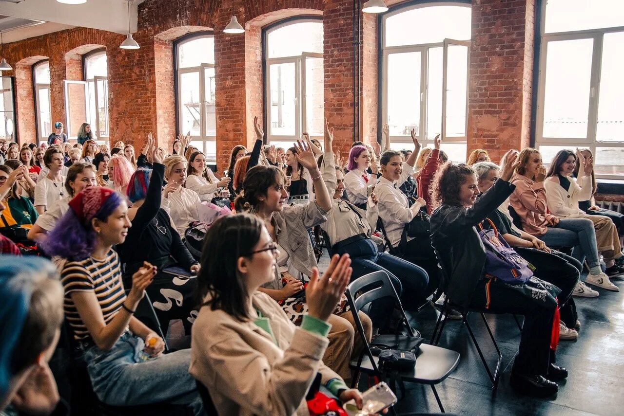 Колледжи москвы бюджетные места после 9. МХПИ Московский художественно-промышленный институт. Московский колледж МХПИ. Московский художественно промышленный институт Бауманская. Колледж дизайна Московского художественно-промышленного института.