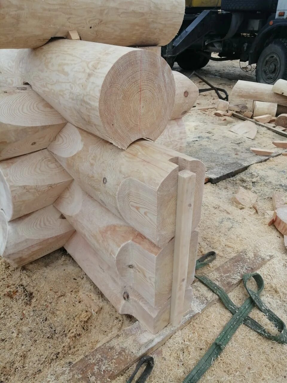 Рубка в чашу. Баня сруб алчевск. Срубы для бани в учалинском районе. Баня ручной рубки. Дом рубленный в чашу.