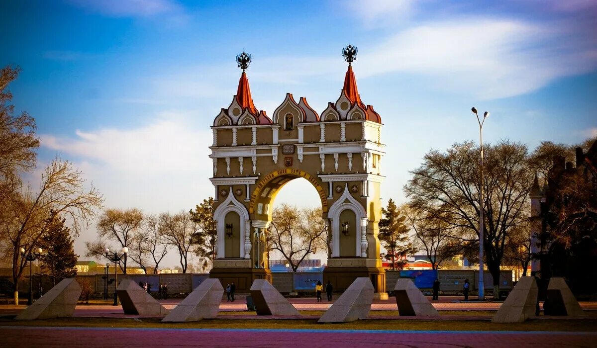 Благовещенск триумфальная арка в благовещенске. Благовещенск. Красивые места в благовещенске для фотосессий. Архитектура благовещенска амурской области. Благовещенск вид на китай.