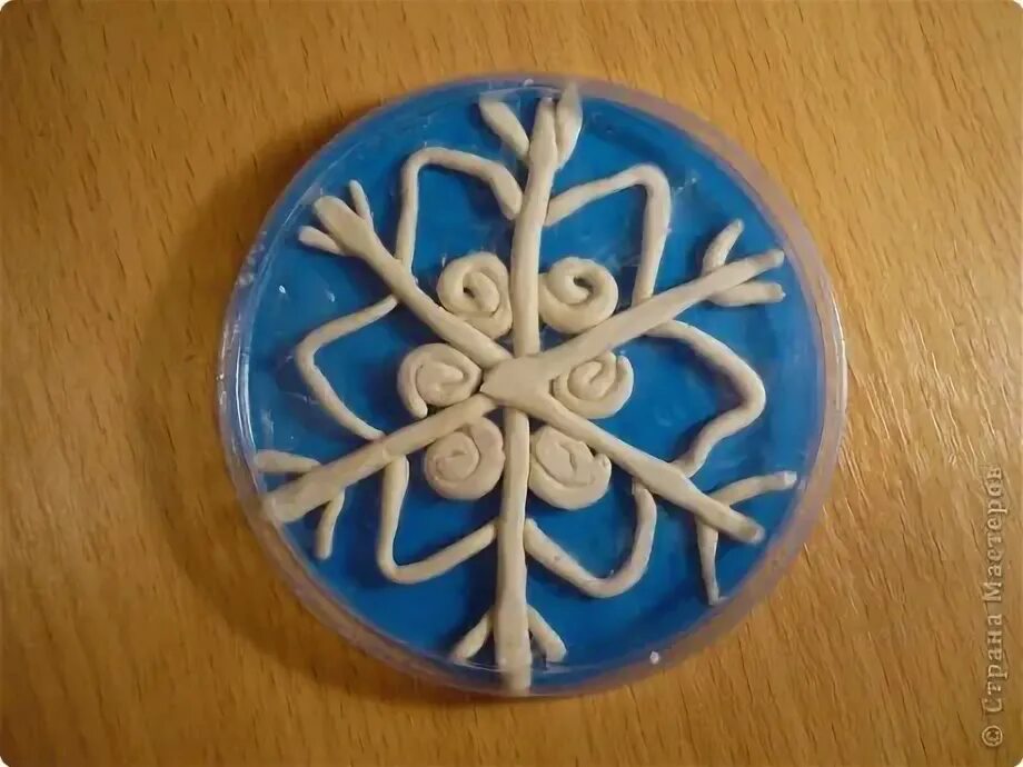 Лепим снежинки