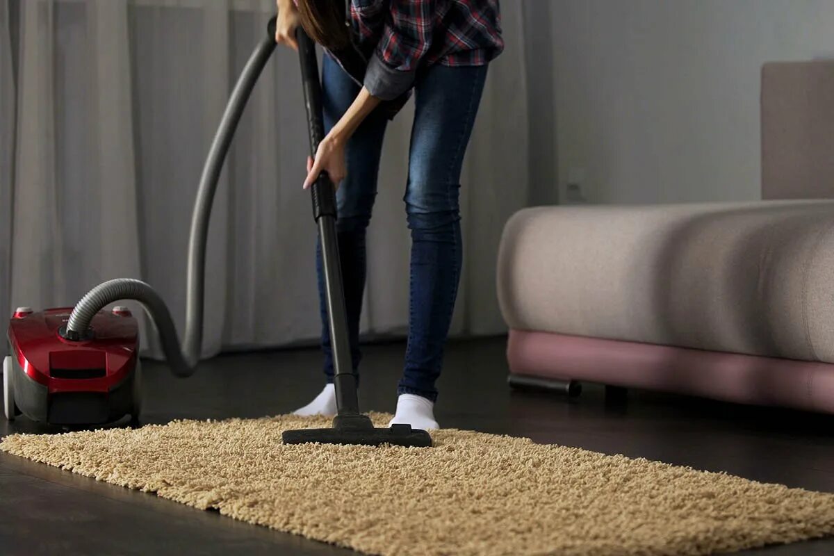 Clean the dust. Пылесос в грязной квартире. Modern Cleaning. Убирать не стали. Dusty Room.