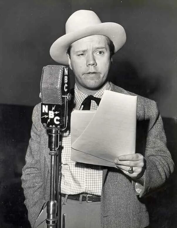 Уильям томпсон мэр чикаго. Билл томпсон мэр. Thompson joints. Ученый билл томпсон. Билл томпсон.