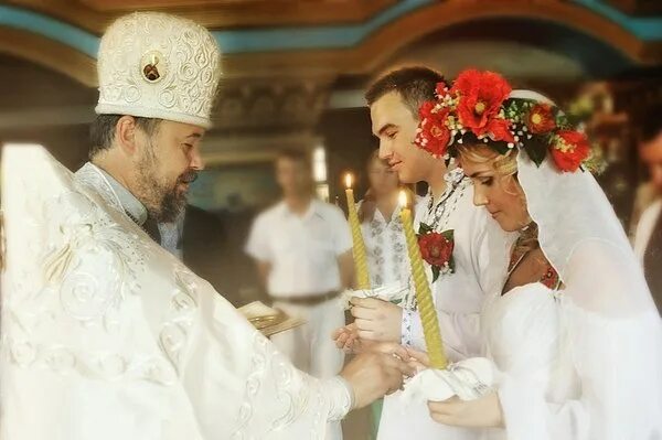 Обряд венчания. Венчание в православной церкви. Венчание у украинцев. Церемония венчания. Православные женихи