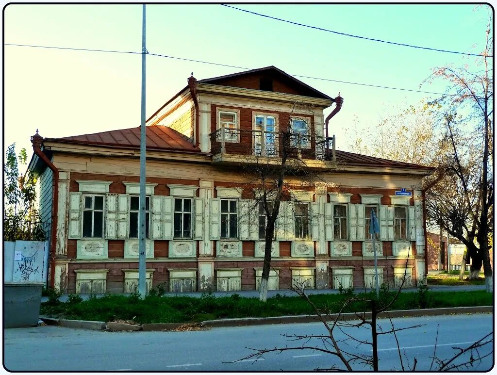 Дом тюменский тюмень. Дом в тюмени. Дом в тюмени. Двухэтажный каменный дом. Дом тюменский тюмень.
