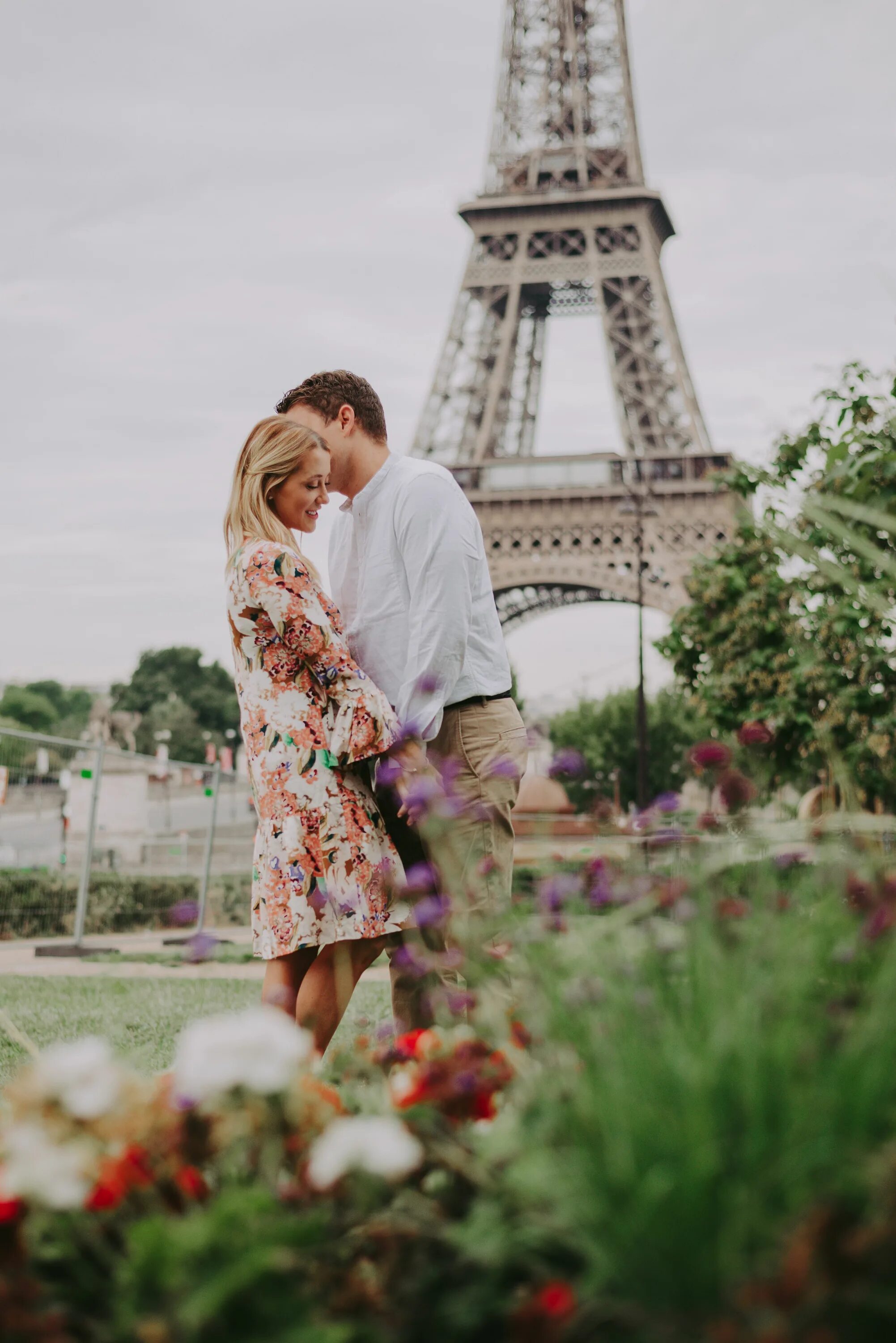 Электросамокат bolt. Фотосессия в париже. Самокат запрещен. Электросамокат в париже. Париж самокат запрет.