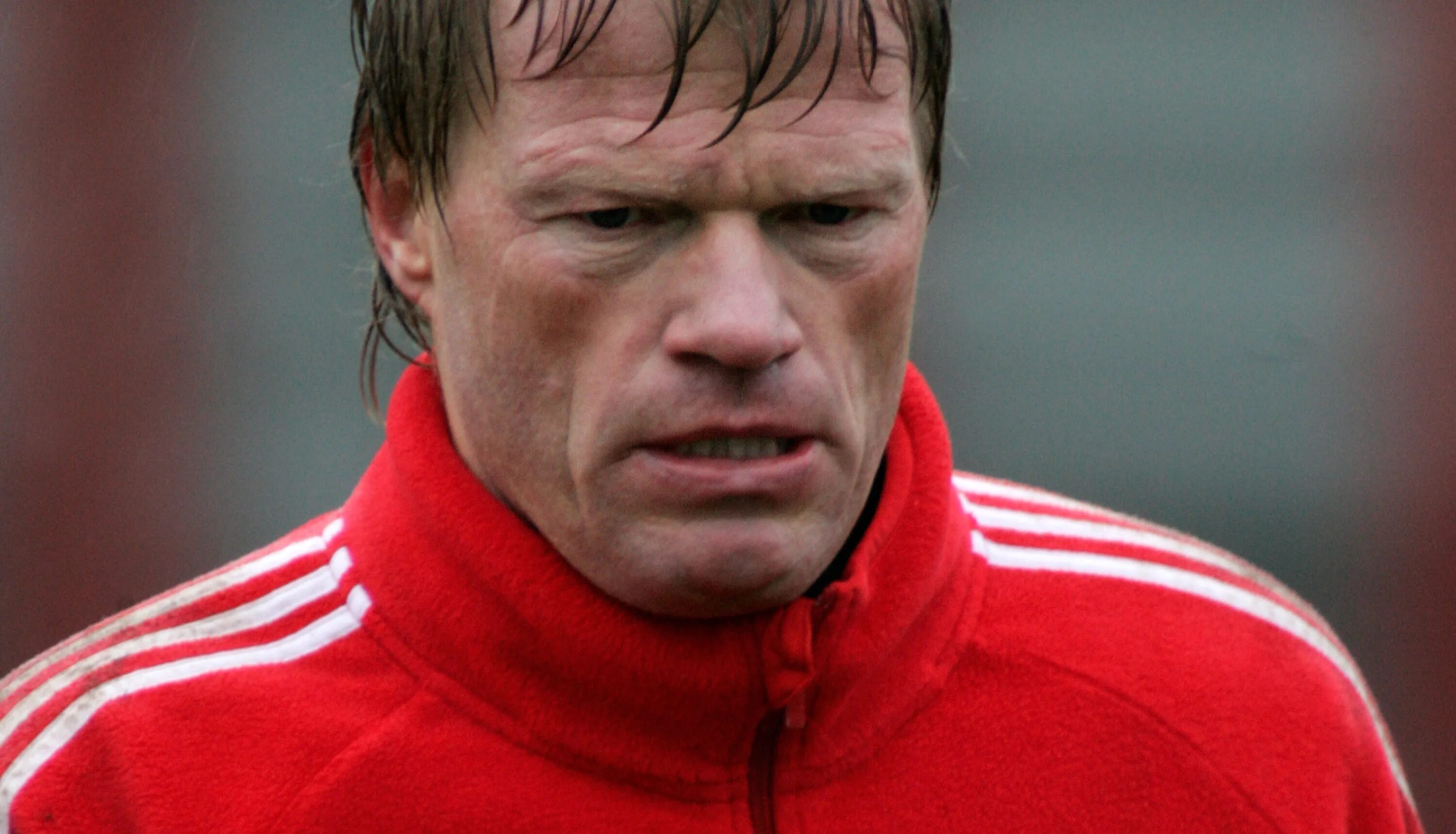 Сон кан хо индеец. Оливер кан вратарь. Оливер кан бавария. Оливер кан. Оливер кан 1994.