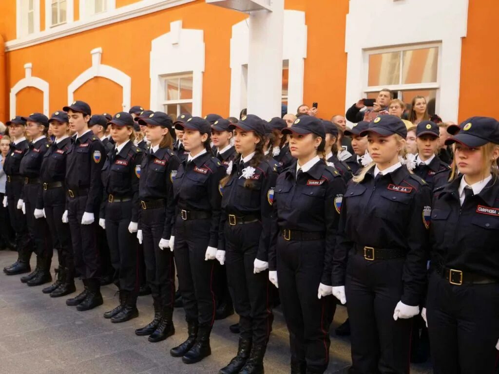 Правоохранительные органы колледжи после 9. Колледж полиции в Санкт-Петербурге. Санкт-Петербургская Академия милиции колледж. Академия милиции в СПБ колледж. Колледж полиции знаменная группа.