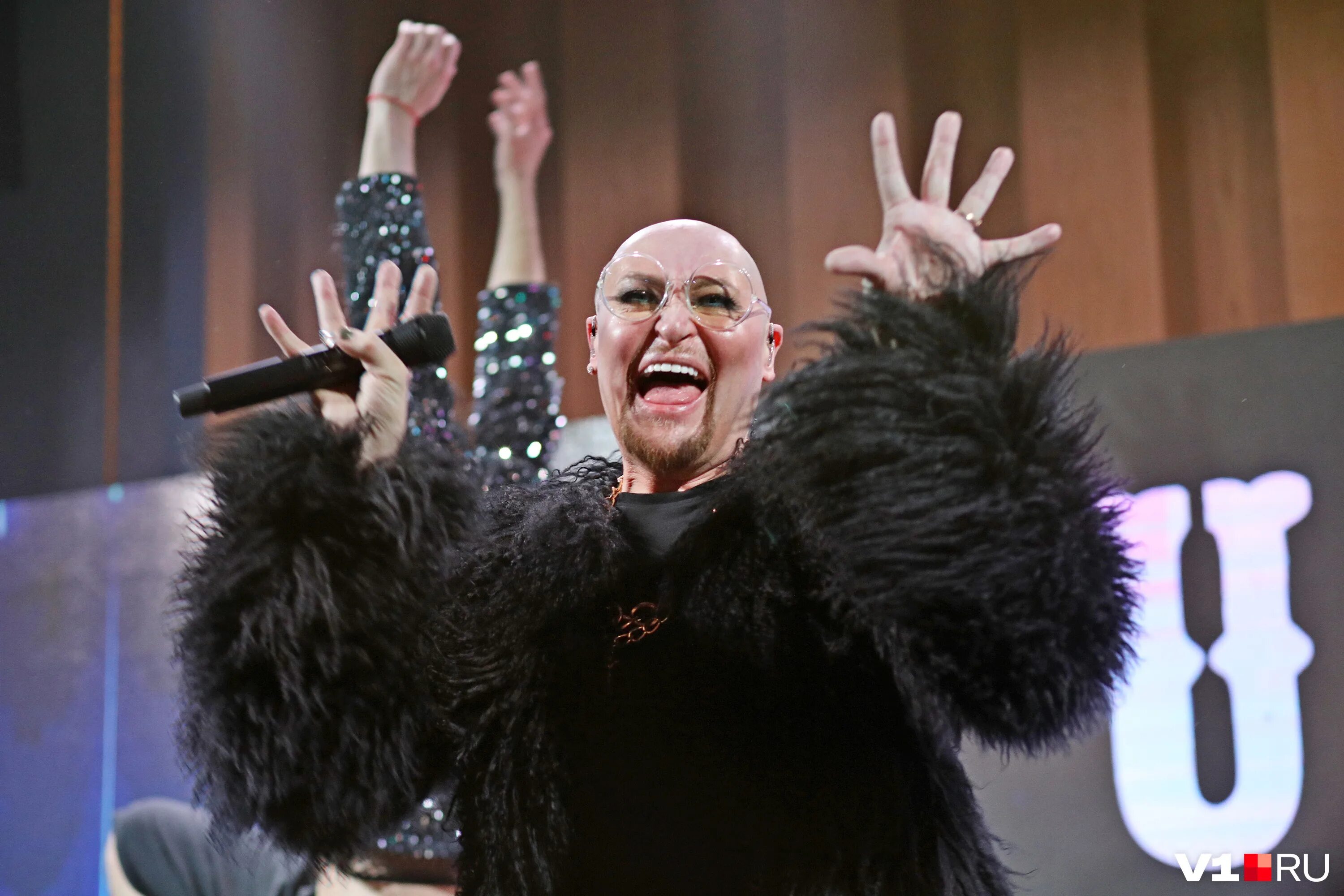 дима билан в ижевске. певец приехал. филипп дарес певец. певец приехал. петр налич.