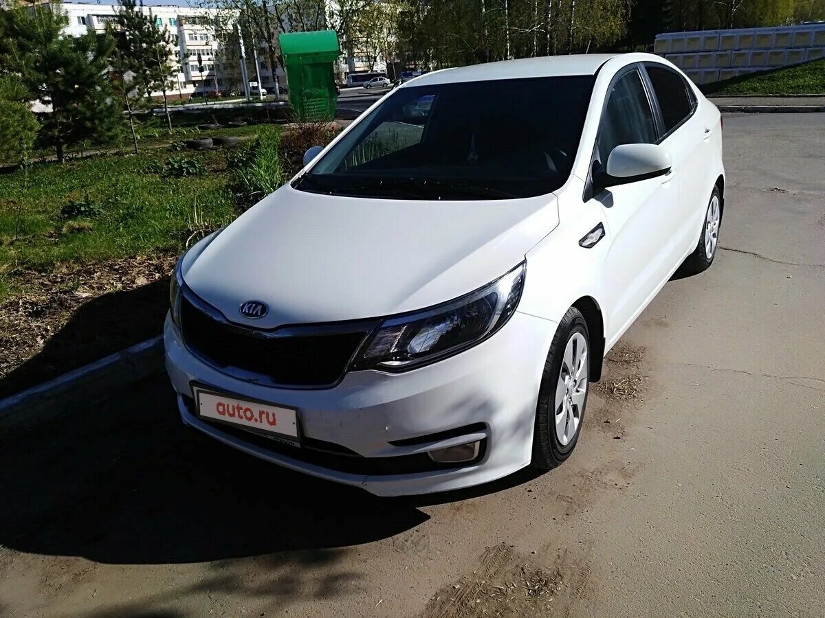 Kia Rio 2016 белая. Кия Рио 2016 белая. Киа Рио 3 до Рестайлинг белая. Белый седан Kia Rio III Рестайлинг 1.6 at (123 л.с.). Купить киа рио белая