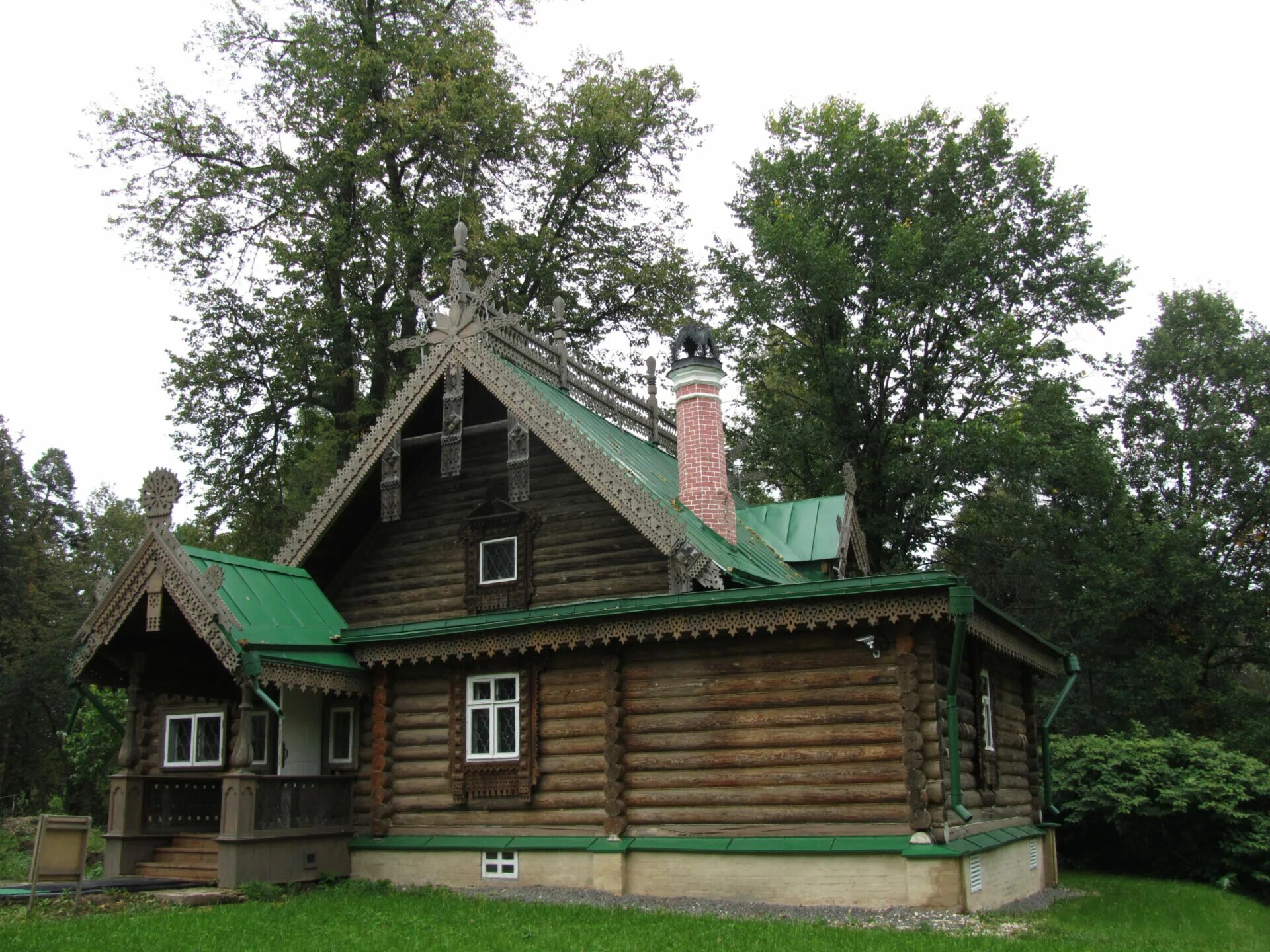 Абрамцево одно из знаменитых подмосковных. Усадьба абрамцево. усадьба абрамцево сергиев посад. поленовская дача музея-заповедника абрамцево. усадьба мамонтова в абрамцево.