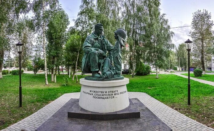 Памятник подводникам (Тверь Тверская область)