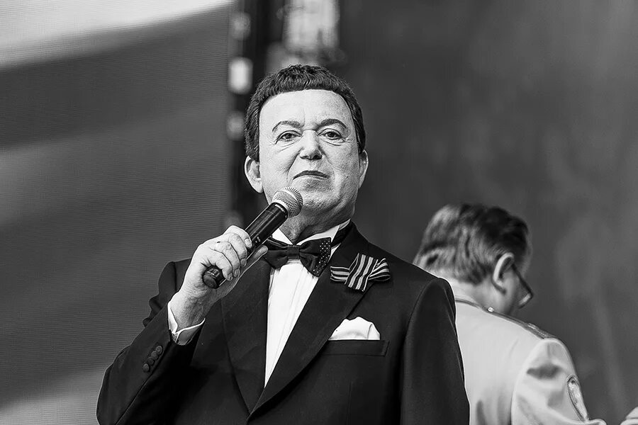 В исполнении иосифа кобзона