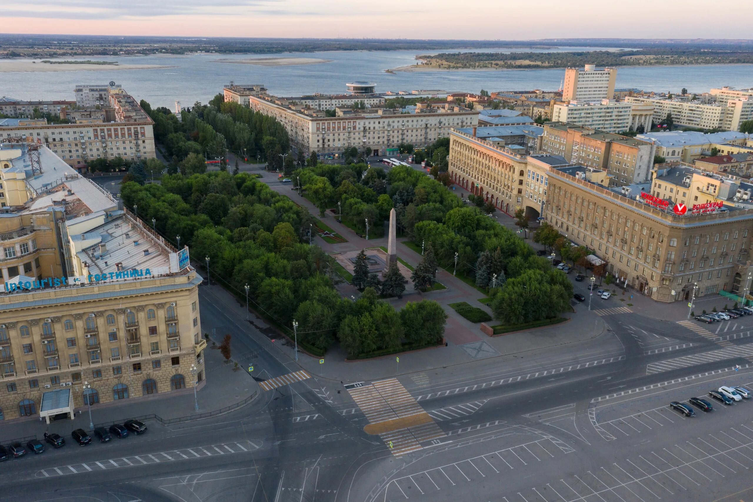 Планы на новогодние праздники. Елка на гостином дворе уфа. Парк раздолье волгоград. Куда сходить 7 января волгоград. Волгоград мамаев курган в честь победы 2023.