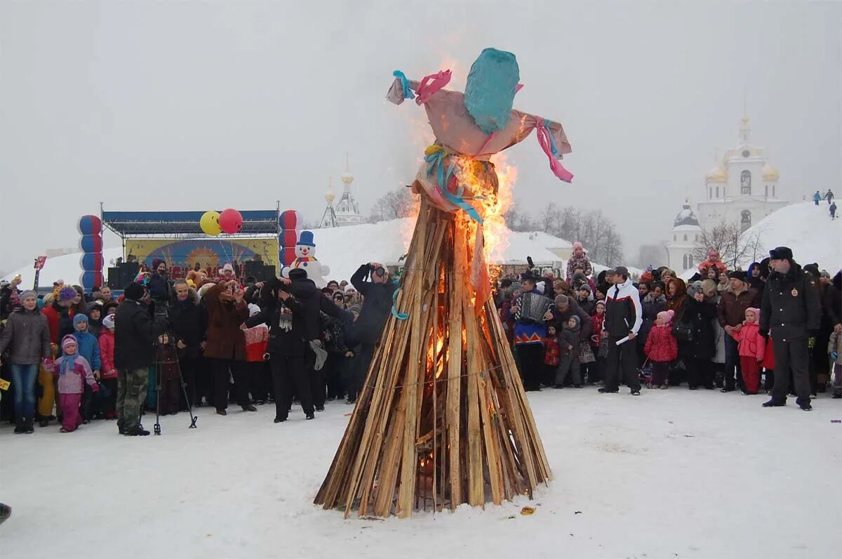 Масляна 2011. Чучело на Масленицу. Празднование Масленицы. Атрибуты Масленицы. Современная Масленица.