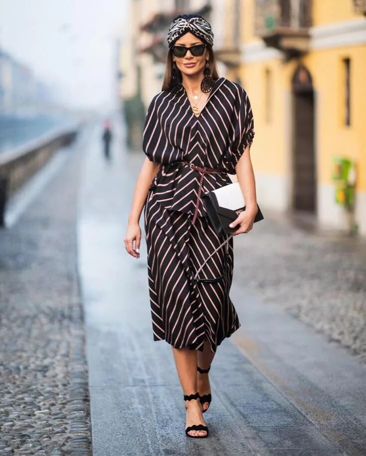Стиль в сорок лет. Италия стрит стайл плюс сайз. Итальянский стиль в одежде. Итальянский стиль в одежде для женщин. Стильные образы для женщин.