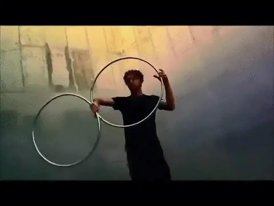 Девушка с хулахупом. Hula hoop. Девушка с обручем. Крутил фото. Фотосессия с обручем.