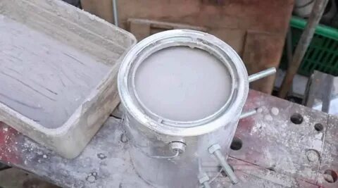 Из жести сделан бак