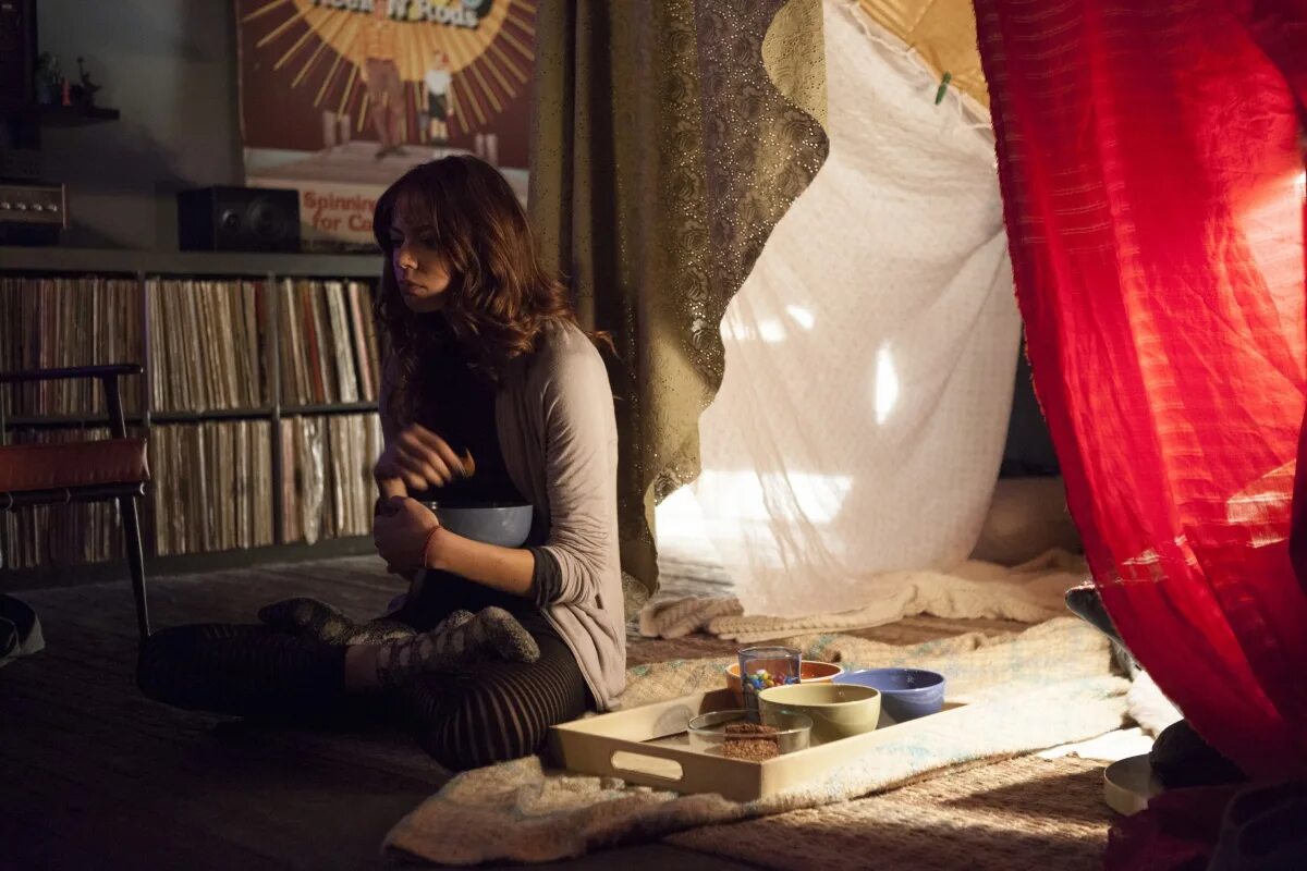 Анали типтон любовь с первого взгляда. Что надо делать перед сно. Бывший пишет. Человек проснулся. Мужчина и две женщины.