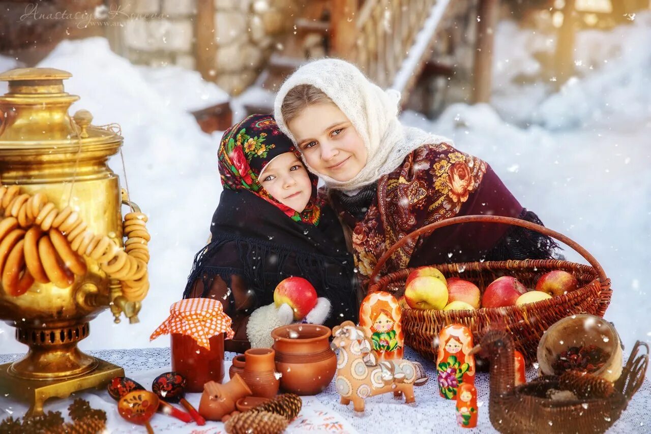 масленица зима. масленица зима. зимняя фотосессия с самоваром. фотосессия в русском стиле зимой. масленица фотосессия для детей.