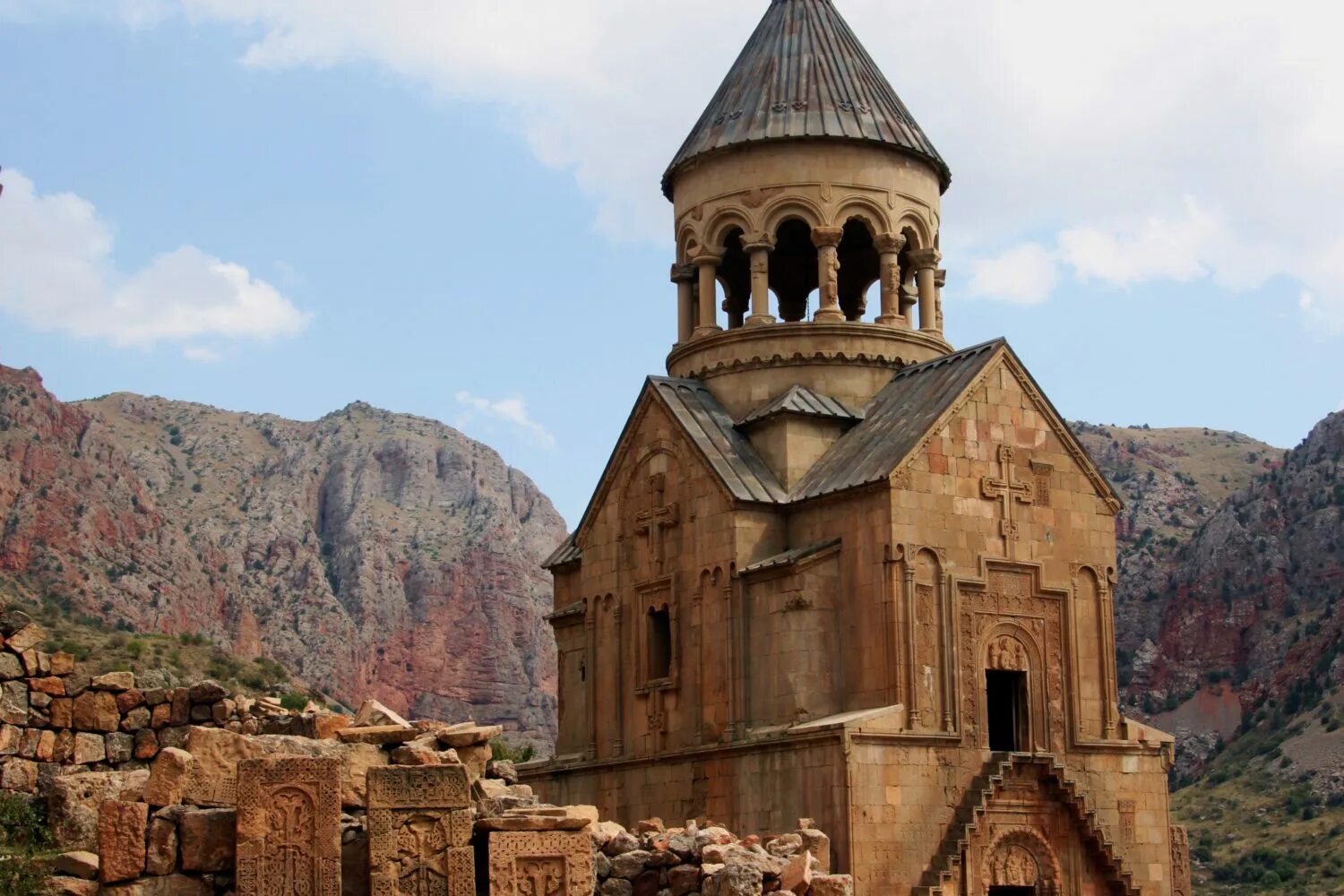 Армянская церковь в калькутте. Собор святого григория просветителя. Армянская апостольская церковь в армении. Католикос всех армян гарегин ii. Армянская церковь суп саркис.