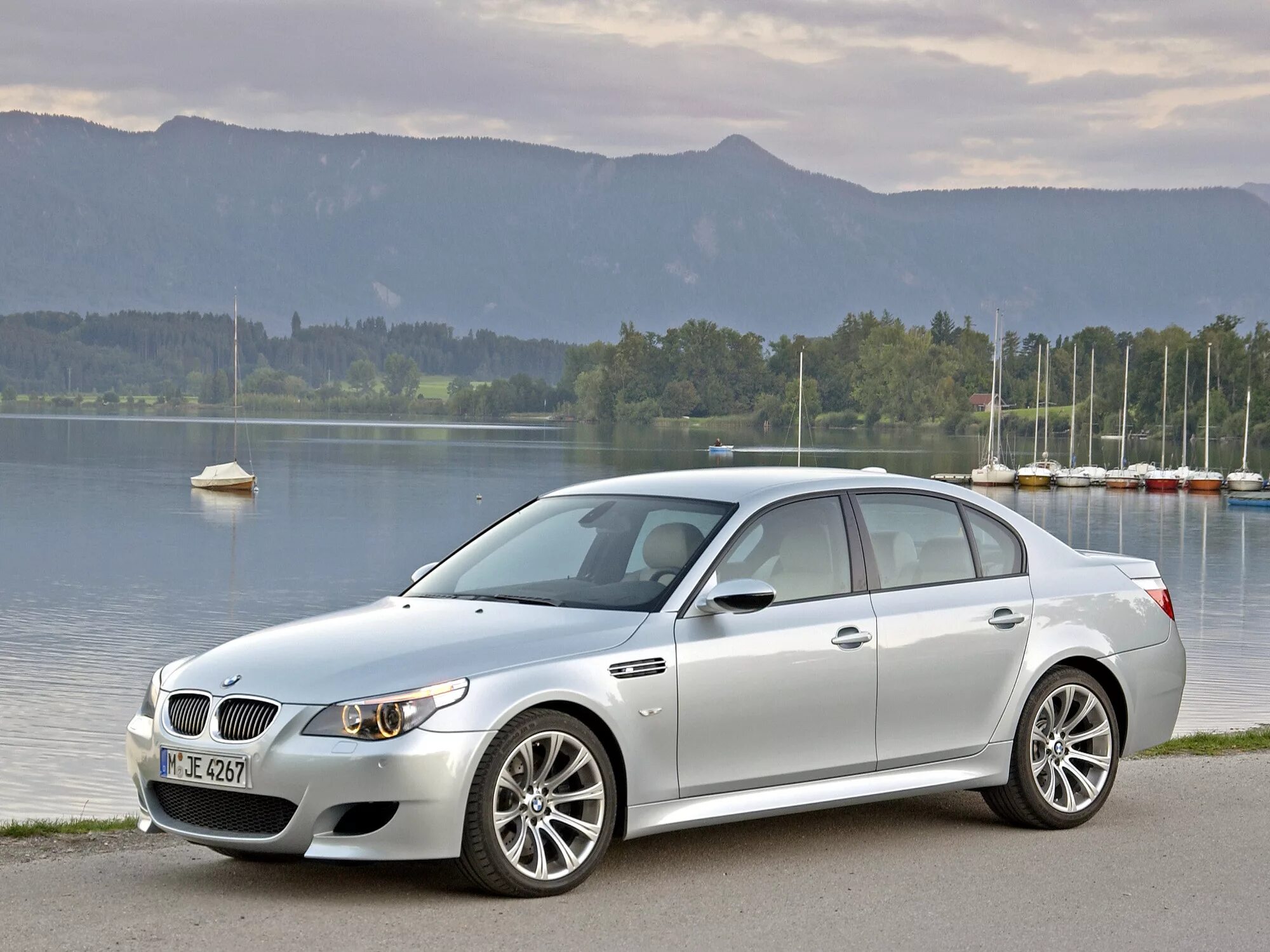 Bmw m 5 m 60. BMW m5 e60. BMW 5 e60. BMW m5 e60 2004. БМВ 5 е60.