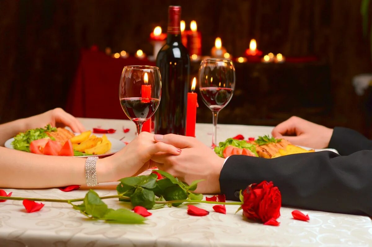 Более романтично. Романтический ужин. Романтический ужин фото. Ужин на двоих. Романтический вечер для двоих.