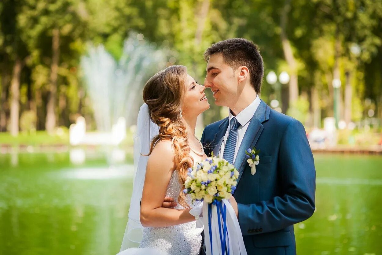 свадебная фотосессия жених и невеста. свадебное фото молодоженов. красивая свадьба. свадебная фотосессия. свадебное фото молодоженов.