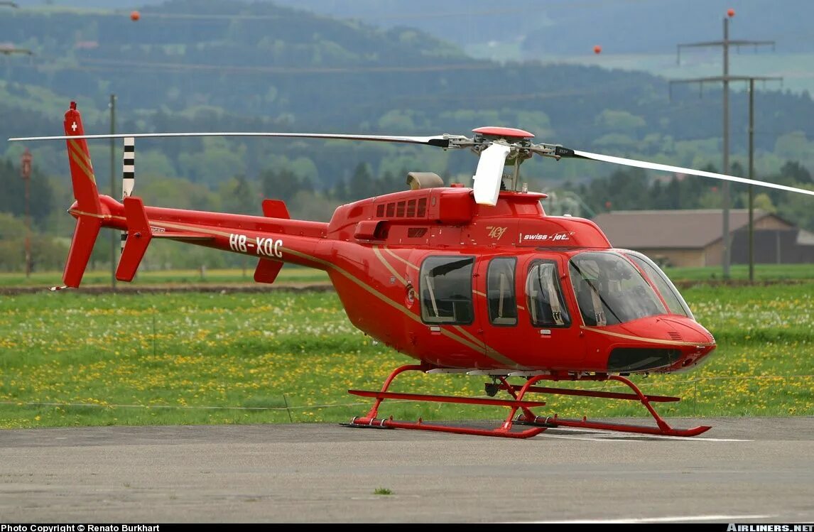 Такси вертолет москва. Вертолет Белл 407. Robinson r44 в Швейцарии. Bell 407 Москва. Авиатакси в Москве.